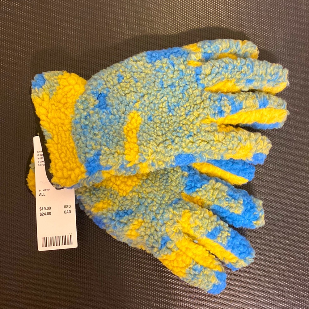 *NWT* Sherpa Gloves